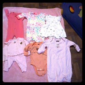 Lots of baby clothes sizes differ newb,0-3,3-6,6-9
